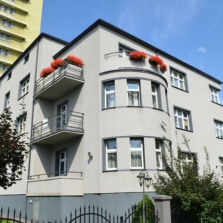 Hostel Gwarek カトヴィツェ エクステリア 写真