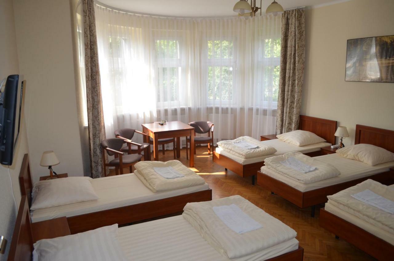 Hostel Gwarek カトヴィツェ エクステリア 写真